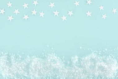 Dekoratif snow ve açık mavi izole yıldız, Noel arka plan