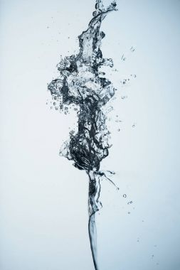 minimalist arka plan üzerinde beyaz izole su sıçrama ile