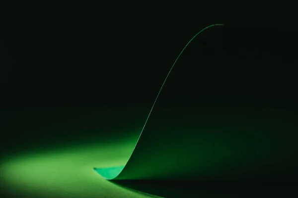 黑色装饰用绿色翘曲纸 — 图库照片