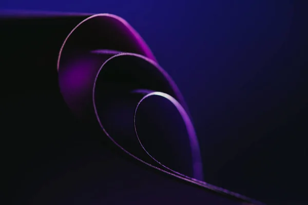 深蓝色的紫纸弧线 — 图库照片