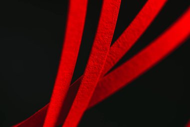 kırmızı siyah çizgili kağıt quilling görünümünü kapat 
