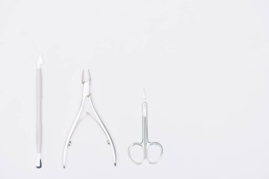 çivi kerpeten ve üzerinde beyaz izole makas Üstten Görünüm