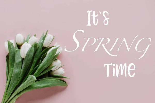 Top View Bouquet White Tulips Pink Its Spring Time Lettering — Free Stock Photo