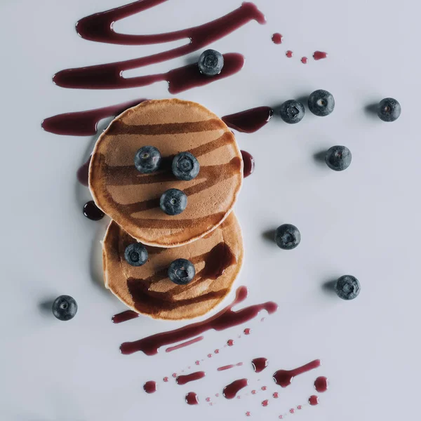 Top View Tasty Pancakes Fresh Blueberries Jam Grey — Stock Photo, Image