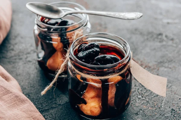 Close View Sweet Delicious Homemade Chocolate Dessert Glass Jars — Free Stock Photo