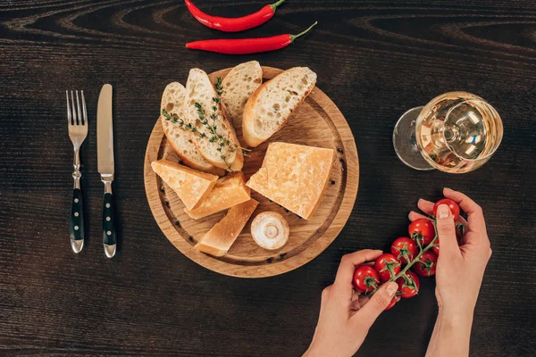 Cropped Image Woman Holding Cherry Tomatoes Hands — Stock Photo, Image