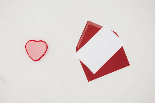 Top View Red Envelope Blank Paper Heart Shaped Box Isolated — Stock Photo, Image