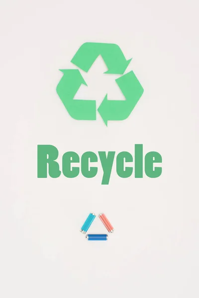 Top View Batteries Recycle Sign White — Free Stock Photo