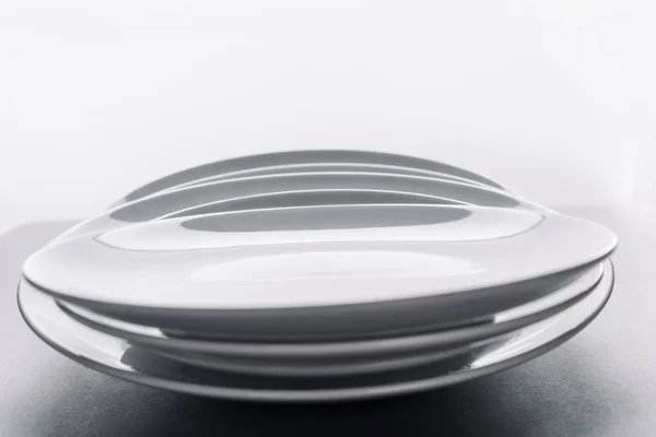 Shiny White Kitchen Ceramic Plates — Stock Photo, Image