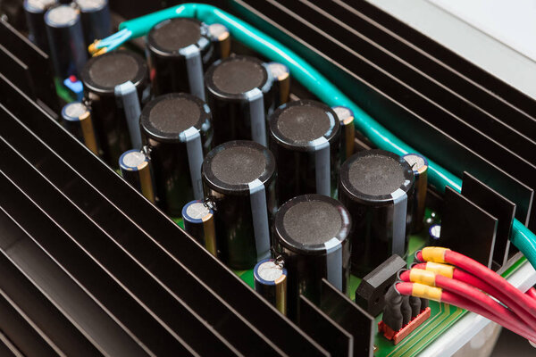 Типичный вид системной платы настольного компьютера
