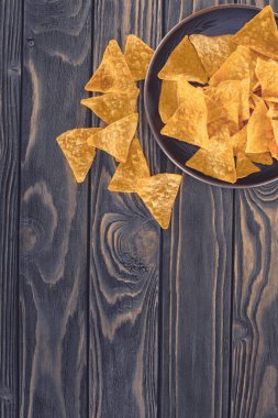 kase gevrek sağlıksız Nacho üstten görünüm ahşap tablo  