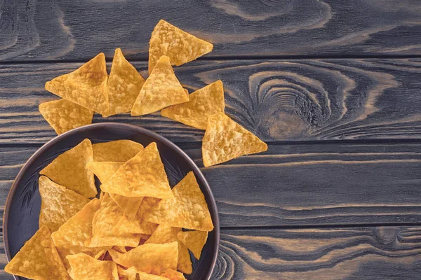 Top View Crispy Unhealthy Nachos Bowl Wooden Table — Stock Photo, Image