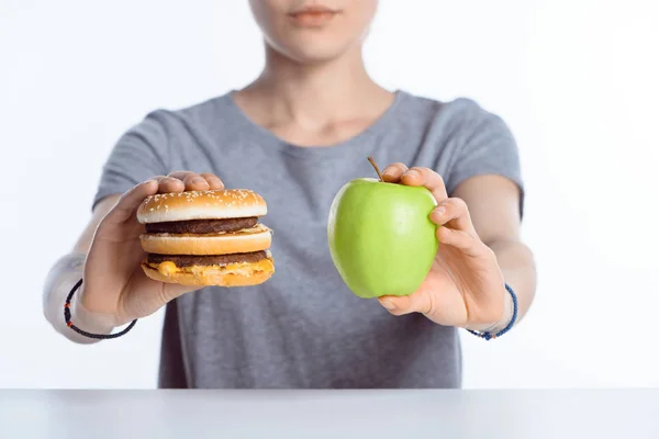 Close View Woman Holding Fresh Ripe Apple Hamburger — Stock Photo, Image
