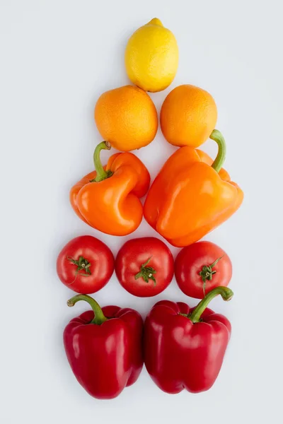 Top View Bell Peppers Oranges Lemons Isolated White — Free Stock Photo