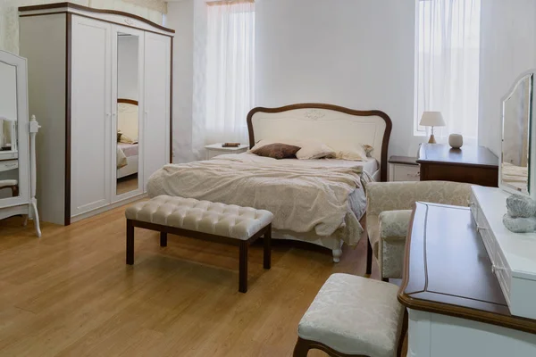 Light Linen Bed Cozy Bedroom Mirror — Stock Photo, Image