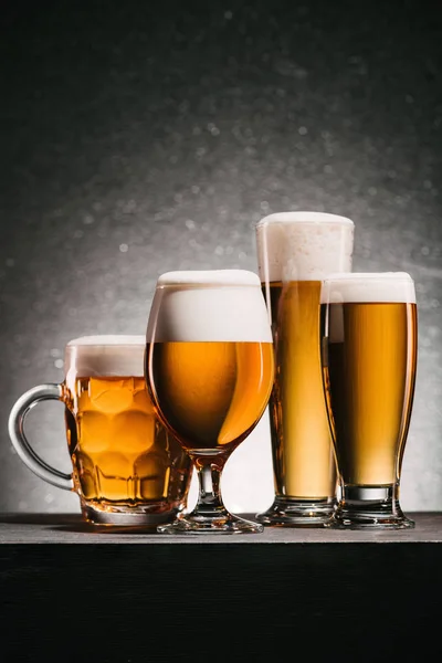 Close View Arranged Mugs Beer Grey Background — Stock Photo, Image