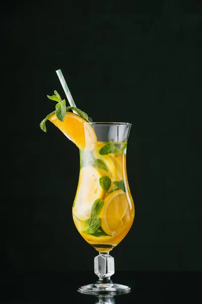 Close View Summer Fresh Cocktail Straw Mint Lemon Orange Pieces — Stock Photo, Image