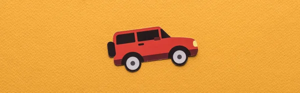 Πάνω Όψη Του Χαρτιού Αυτοκίνητο Κοπής Πορτοκαλί Φόντο Αντίγραφο Χώρου — Φωτογραφία Αρχείου