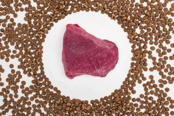 Top View Dry Pet Food Scattered Raw Meat Isolated White — Stock Photo, Image