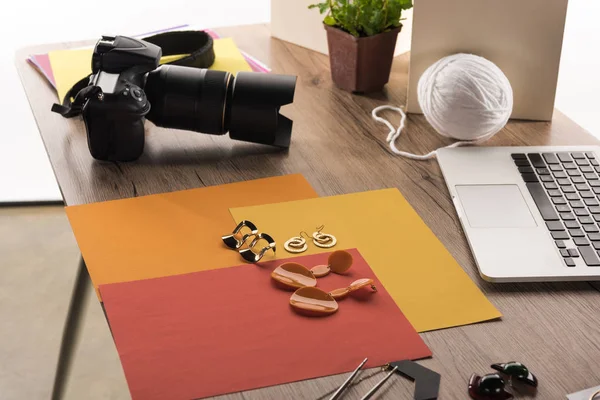 Composition Accessories Photo Shooting Camera Laptop — Stock Photo, Image