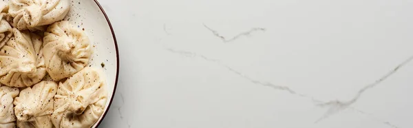 Vista Superior Khinkali Delicioso Fresco Mesa Mármore Tiro Panorâmico — Fotografia de Stock