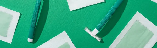 Top View Green Disposable Razors Depilation Wax Stripes Green Background — Stock Photo, Image