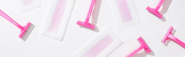 배경에 핑크래저와 줄무늬의 파노라마 — 스톡 사진