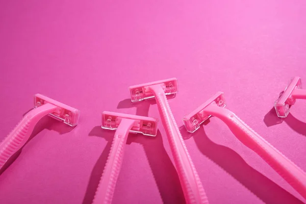 Disposable Feminine Razors Pink Background Copy Space — Stock Photo, Image