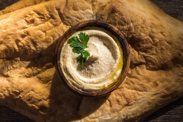 Top View Delicious Hummus Bowl Fresh Baked Pita — Stock Photo, Image