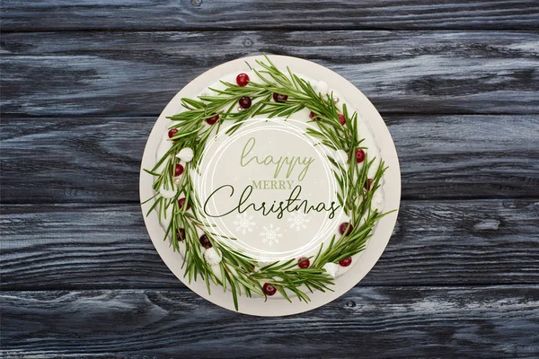 Vista Superior Torta Natal Tradicional Com Glacê Branco Alecrim Cranberries — Fotografia de Stock