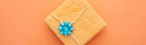 Panoramic Shot Gift Box Blue Bow Isolated Orange — Stock Photo, Image