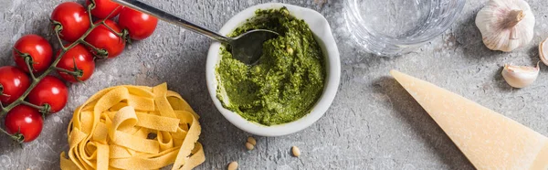 Top View Raw Pappardelle Tomatoes Garlic Pine Nuts Water Pesto — Stock Photo, Image