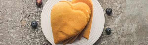 Top View Delicious Heart Shaped Pancakes Plate Blueberries Grey Concrete — Stock Photo, Image