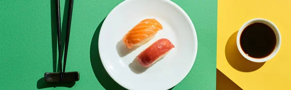 Top View Fresh Nigiri Salmon Tuna Soy Sauce Chopsticks Green — Stock Photo, Image
