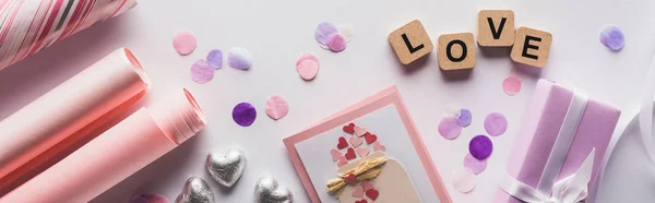 Vista Superior Decoração Dos Namorados Presentes Cubos Com Letras Amor — Fotografia de Stock