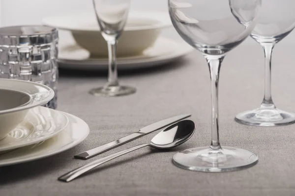 Selective Focus Serving Dishware Grey Tablecloth — Stock Photo, Image