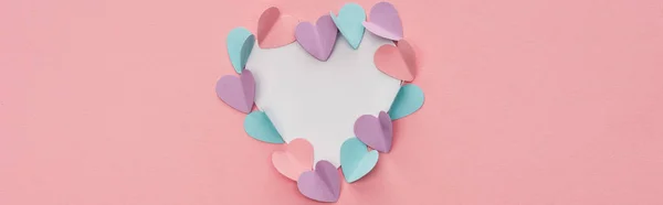 Horní Pohled Barevné Papírové Srdce Jako Rám Růžovém Pozadí Panoramatický — Stock fotografie