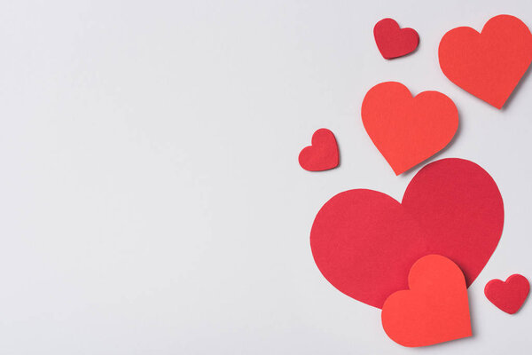 Vista Superior Corazones Rojos Sobre Fondo Blanco — Foto de Stock