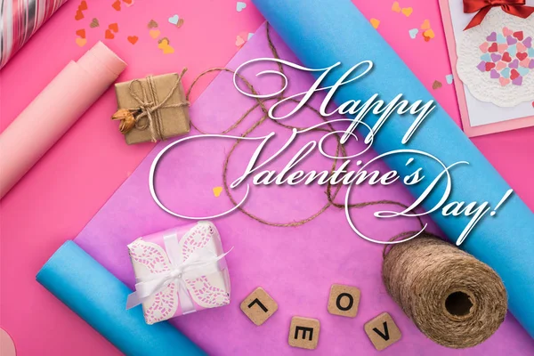 Top View Valentines Decoration Wrapping Paper Twine Gift Boxes Greeting — 스톡 사진