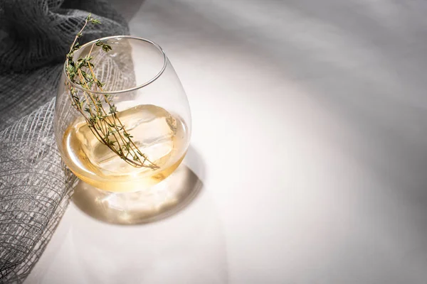 Transparent Glass Herb Ice Cube Whiskey White Table Shadow Cloth — Stock Photo, Image