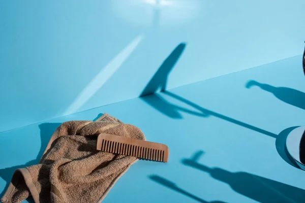 Comb Towel Shadows Blue Background Zero Waste Concept — Stock Photo, Image
