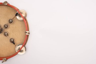 Tef 'in beyaz arkaplandaki üst görünümü