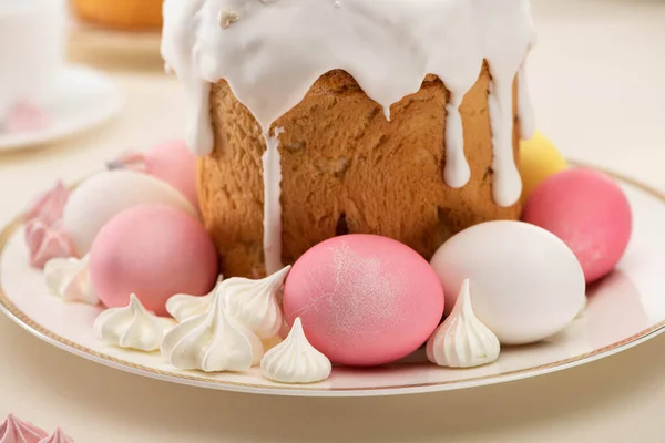 Close View Easter Cake Painted Eggs Meringue Plate — Stock Photo, Image