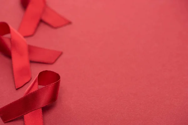 선택적 Aids 리본붉은 공간에 — 스톡 사진