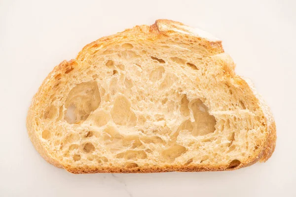 Vista Dall Alto Della Fetta Pane Fresco Sfondo Bianco — Foto Stock