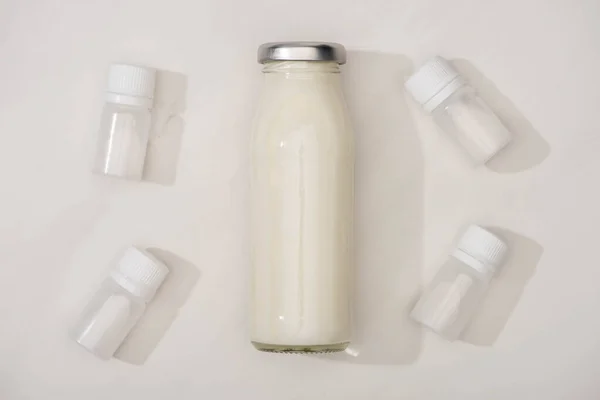 Vista Superior Botella Yogur Casero Recipientes Con Cultivos Iniciación Sobre — Foto de Stock
