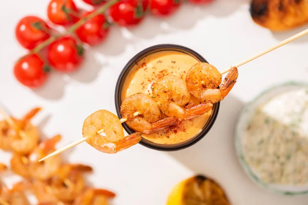 Selective Focus Delicious Fried Prawns Skewer Sauce White Background — Stock Photo, Image