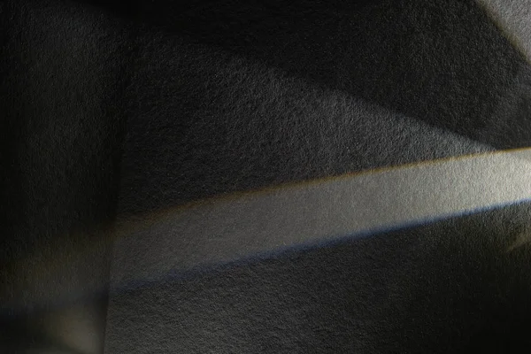 Prisma Luz Con Vigas Sobre Fondo Textura Oscura — Foto de Stock