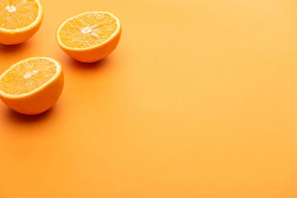 Ripe Delicious Cut Oranges Colorful Background — Stock Photo, Image
