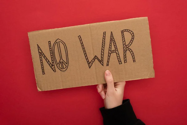 Cropped View Woman Holding Cardboard Placard War Lettering Red Background — Stock Photo, Image